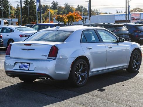 Used 2022 Chrysler 300 S image 9