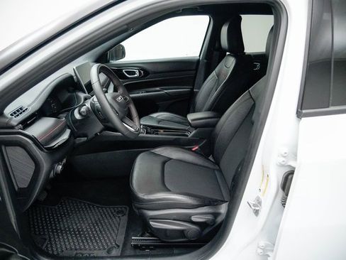 Used 2024 Jeep Compass Trailhawk image 24