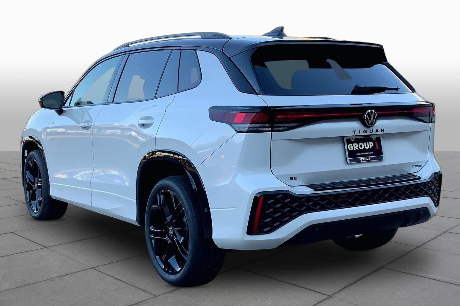 New 2027 Volkswagen Tiguan SE R-Line AWD/4WD image 11
