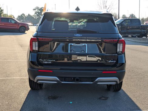 Certified 2025 Ford Explorer Platinum w/ LUX Leather Package image 5