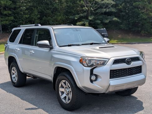 Used 2016 Toyota 4Runner Trail AWD/4WD image 11