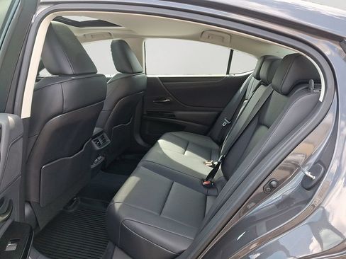 Used 2025 Lexus ES 350 w/ Premium Package FWD image 8