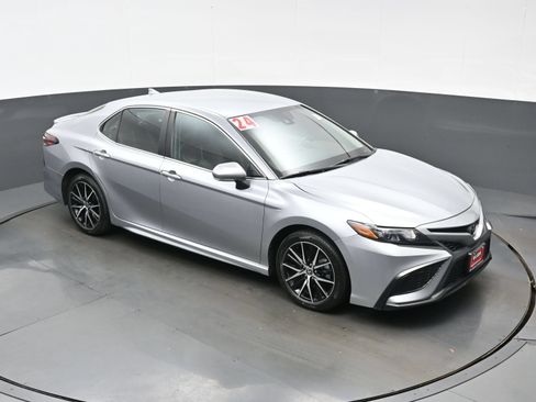 Used 2024 Toyota Camry SE FWD image 33