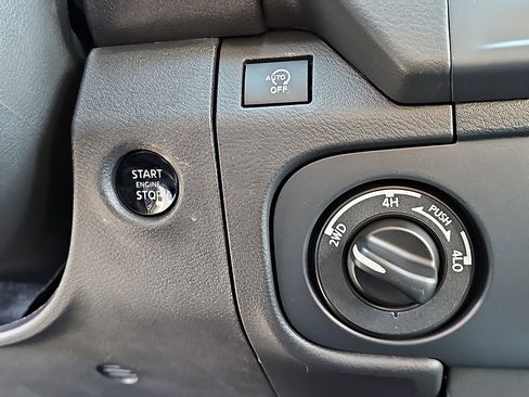 New 2026 Nissan Frontier SV w/ SV Convenience Package image 15