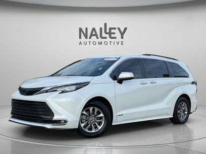 Certified 2021 Toyota Sienna XLE