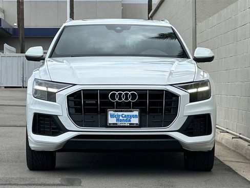 Used 2021 Audi Q8 Premium image 11