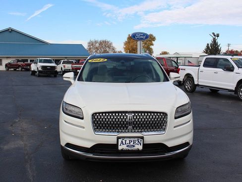 Used 2022 Lincoln Nautilus Reserve w/ Luxury Package image 7