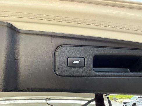 Used 2015 Honda Pilot Touring image 7