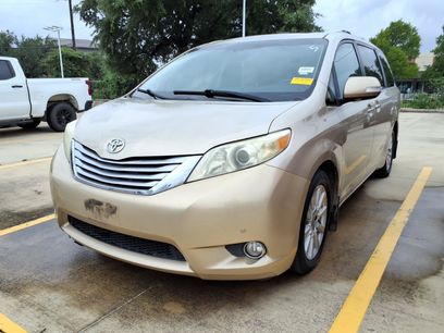 Used 2013 Toyota Sienna Limited w/ Premium Pkg