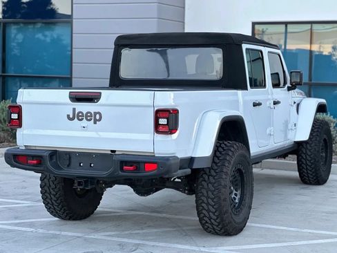 Used 2020 Jeep Gladiator Rubicon AWD/4WD image 6