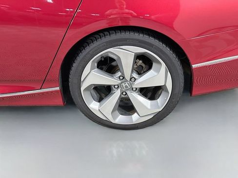 Used 2018 Honda Accord Touring image 37