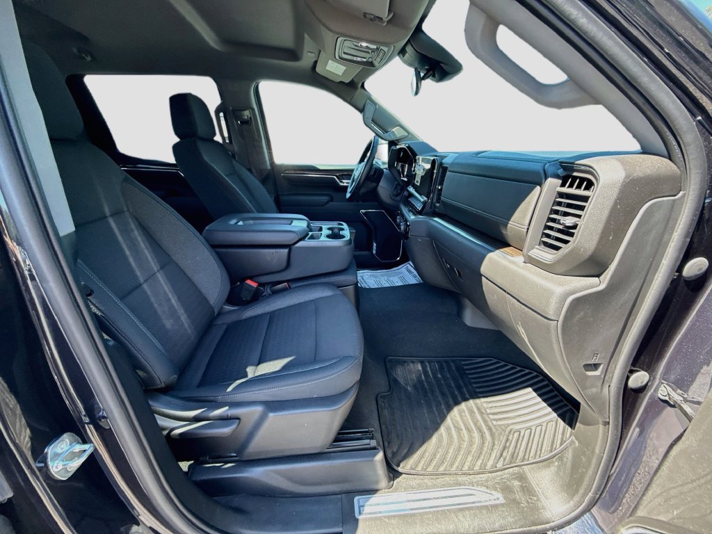 Used 2023 Chevrolet Silverado 1500 LT AWD/4WD image 31