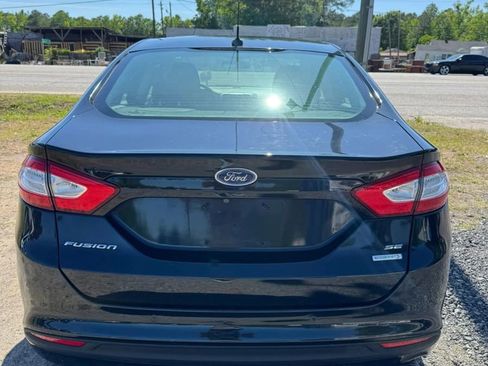 Used 2016 Ford Fusion SE FWD image 8