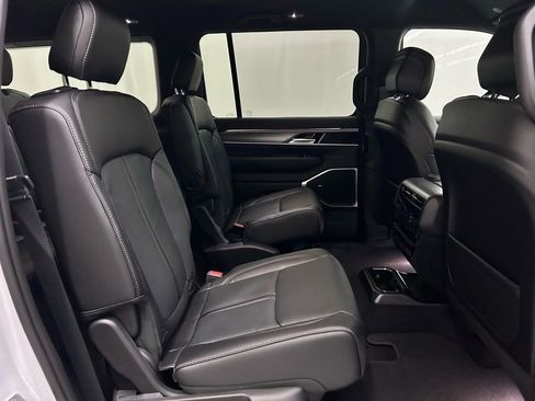 New 2026 Jeep Grand Wagoneer 4WD image 17