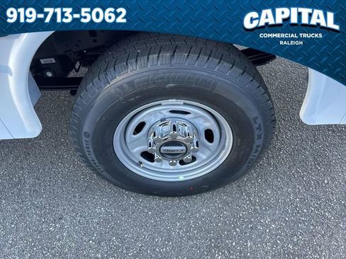 New 2026 Ford F250 XL w/ XL Chrome Package image 13