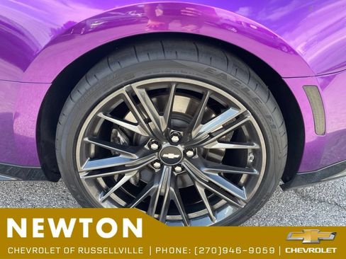 Used 2018 Chevrolet Camaro ZL1 RWD image 22