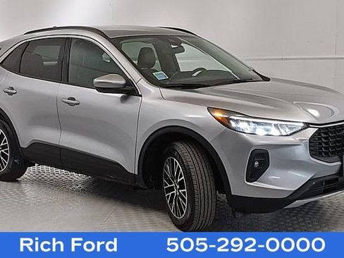 Certified 2023 Ford Escape SE image 1