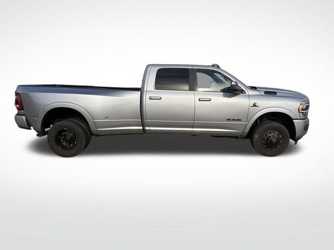 Used 2022 RAM 3500 Laramie w/ Night Edition AWD/4WD image 5