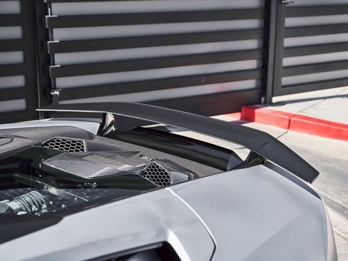 Used 2023 Lamborghini Huracan Tecnica image 9