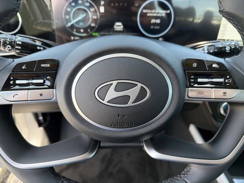 New 2026 Hyundai Elantra Limited FWD image 17