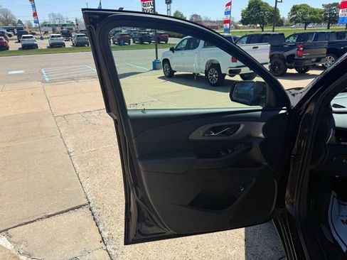 Used 2023 Chevrolet Traverse LT w/ LPO, Floor Liner Package AWD/4WD image 13