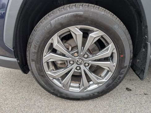 Used 2022 Toyota RAV4 Limited image 12