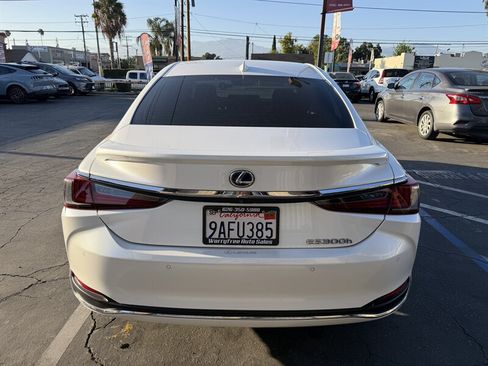 Used 2021 Lexus ES 300h w/ Premium Package FWD image 6