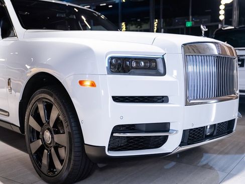 Used 2023 Rolls-Royce Cullinan image 29