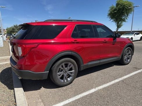 Used 2022 Ford Explorer XLT w/ Equipment Group 202A RWD image 6