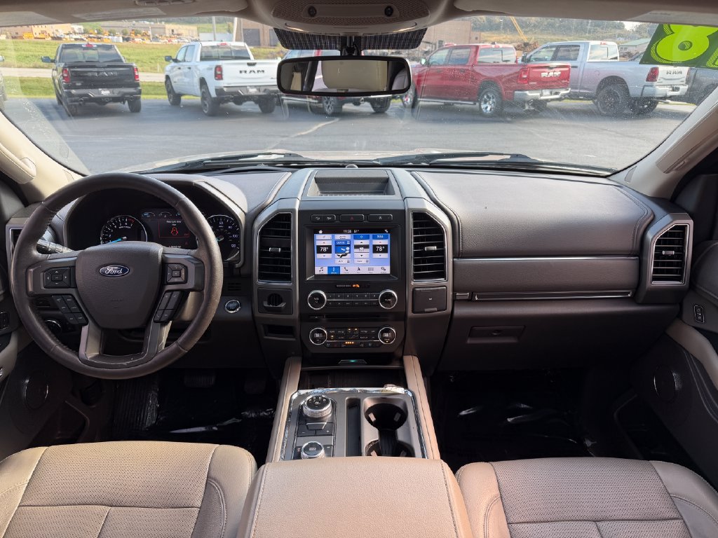 Used 2018 Ford Expedition Max XLT w/ Equipment Group 202A AWD/4WD image 26