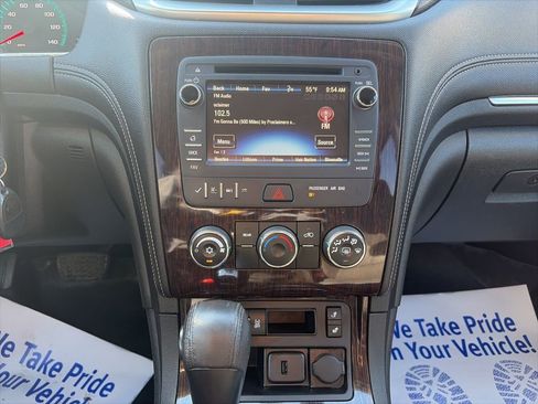Used 2015 Chevrolet Traverse LT w/ Style and Technology Package image 7