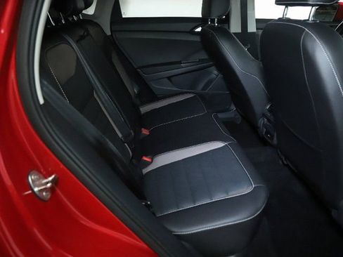 Used 2023 Volkswagen Taos SEL image 34