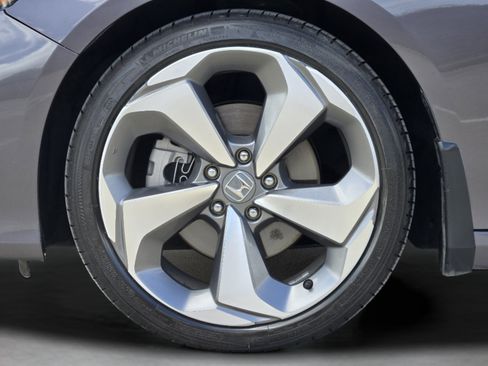 Used 2019 Honda Accord Touring image 32