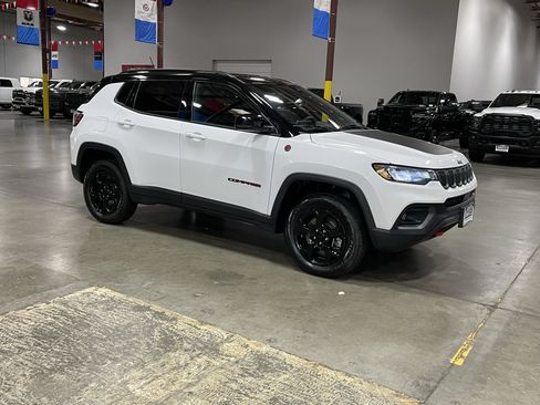 Certified 2023 Jeep Compass Trailhawk AWD/4WD image 7