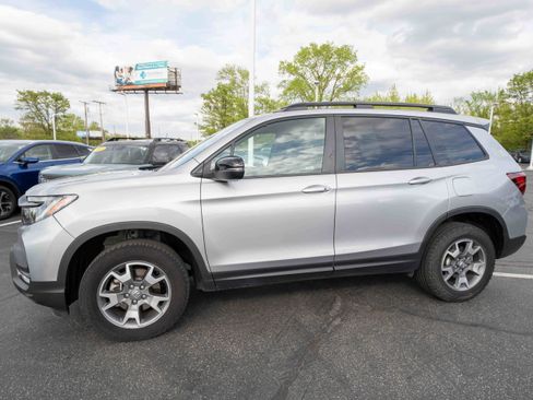 Certified 2023 Honda Passport TrailSport image 3