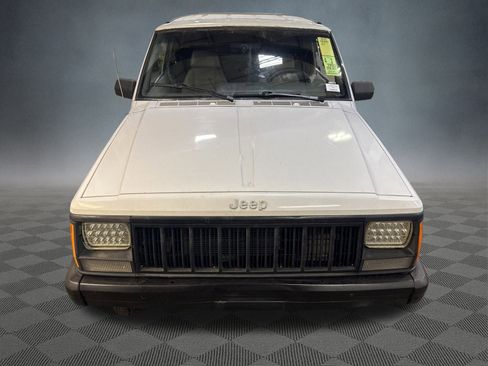 Used 1993 Jeep Cherokee Base image 2