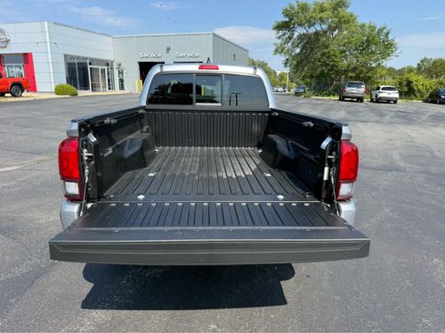 Used 2021 Toyota Tacoma SR w/ SR Convenience Package AWD/4WD image 19