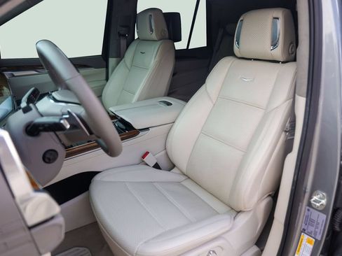 Used 2025 Cadillac Escalade Sport Platinum w/ LPO, ONYX Package AWD/4WD image 10