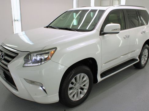 Used 2014 Lexus GX 460 w/ Premium Package AWD/4WD image 5