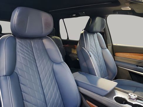 New 2026 Cadillac Vistiq Premium Luxury AWD/4WD image 14