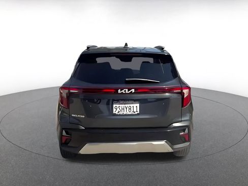 Used 2025 Kia Seltos S image 11