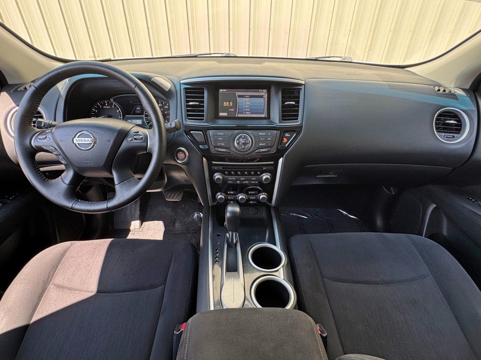 Used 2015 Nissan Pathfinder SV w/ Trailer Tow Package FWD image 11