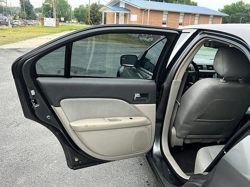 Used 2011 Ford Fusion SE w/ 202A Rapid Spec Order Code FWD image 23