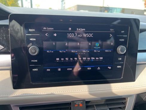 Used 2025 Volkswagen Taos SE image 24