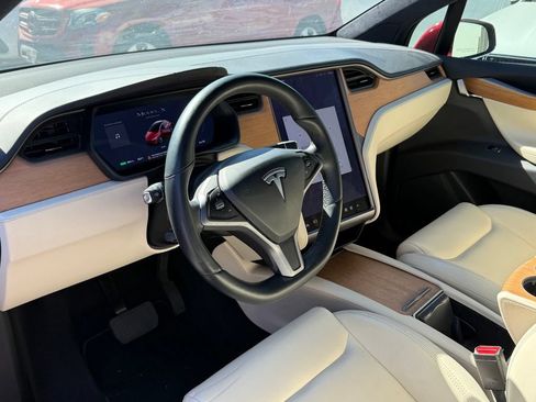 Used 2020 Tesla Model X Long Range AWD/4WD image 2