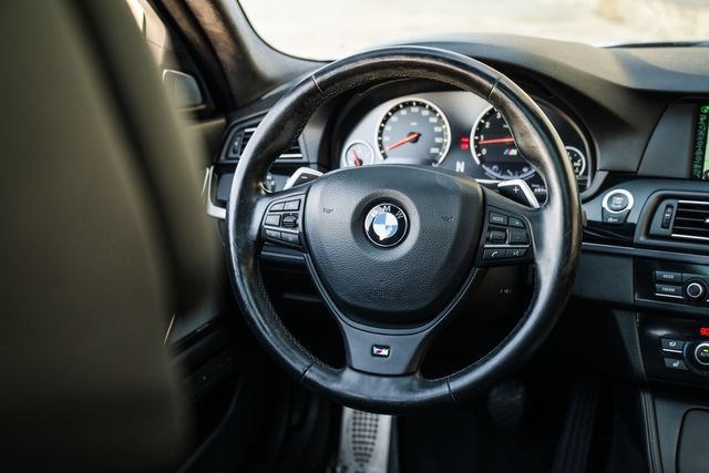 Used 2013 BMW M5 RWD image 10