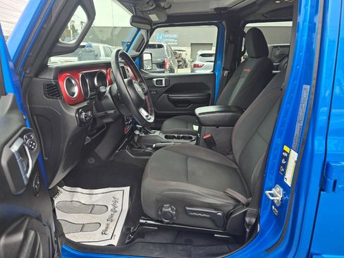 Used 2021 Jeep Gladiator Rubicon w/ Cold Weather Group image 12