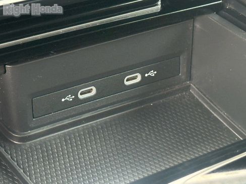 Used 2025 Volkswagen Atlas Cross Sport SE image 22