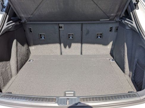 New 2026 Porsche Macan image 26