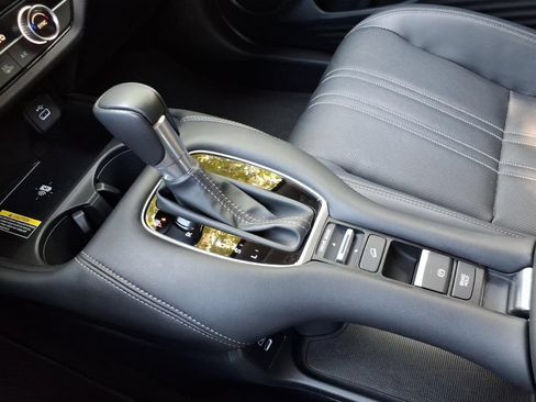 Used 2024 Honda HR-V EX-L image 16